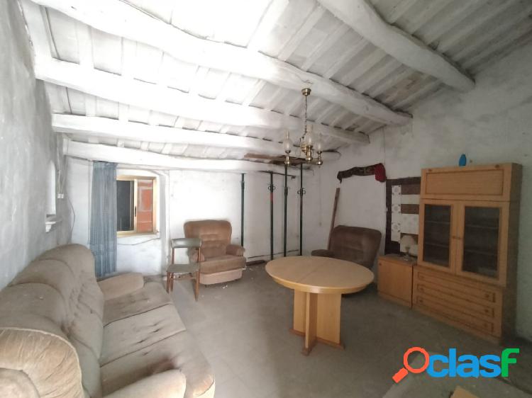 Casa de pueblo en venta para reformar en Pineda de Mar