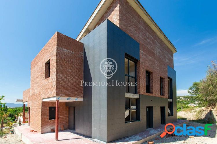 Casa en venta de obra nueva en Vallromanes \xe2\x80\x93 BCN