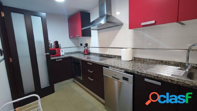 Exclusivo triplex seminuevo junto al centro