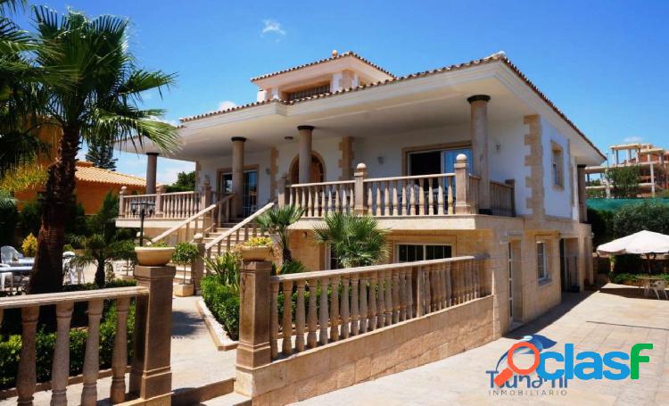 HERMOSA VILLA EN VENTA, EN EL ALBIR