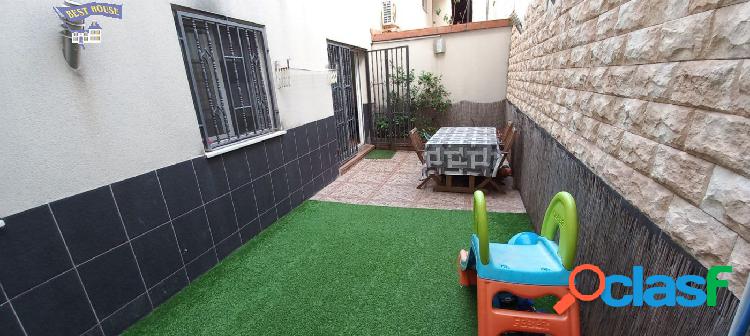 OPORTUNIDAD! BAJOS DE 2 HABITACIONES CON PATIO EN MONTCADA I