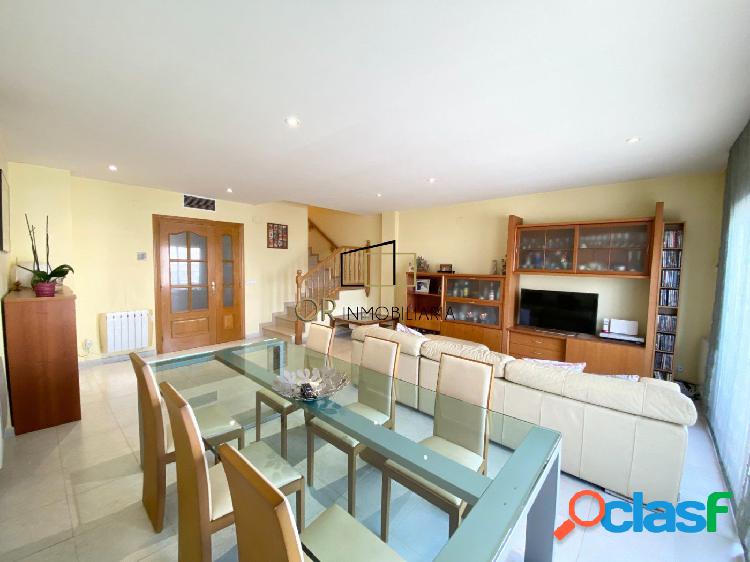 Preciosa casa 4 hab, 3 ba\xc3\xb1os, parking, terraza,