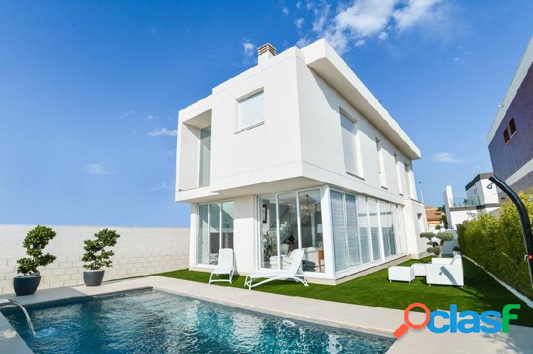 VILLA MODERNA 146m\xc2\xb2 en VENTA en Gran Alacant,