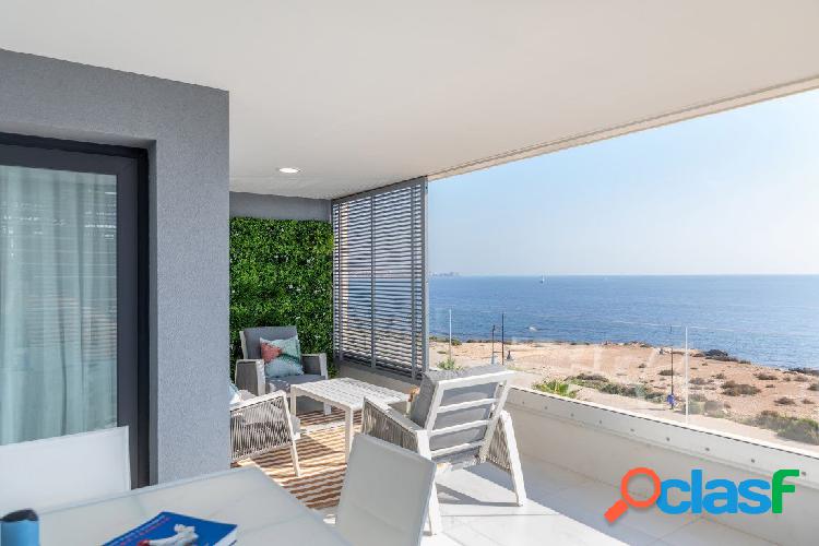VIVIENDA EN PRIMERA LINEA DE MAR