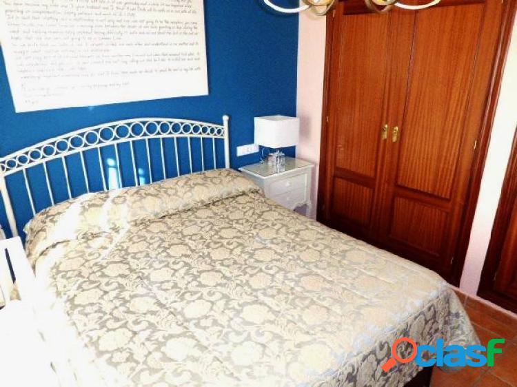 Adosada en urbanizacion privada con cuatro dormitorios