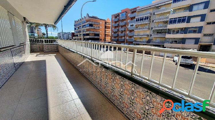 Apartamento con amplia terraza situado en 4\xc2\xaa