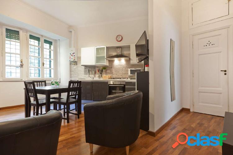 Apartamento entero de 3 habitaciones en Roma.