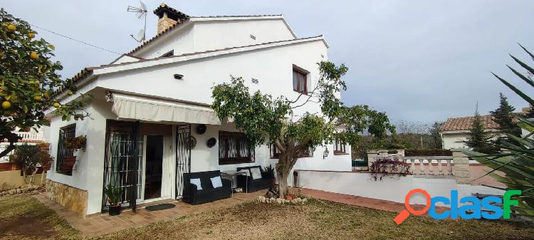 CHALET TERRENO LLANO MUY CERCA DEL CENTRO Y LA PLAYA