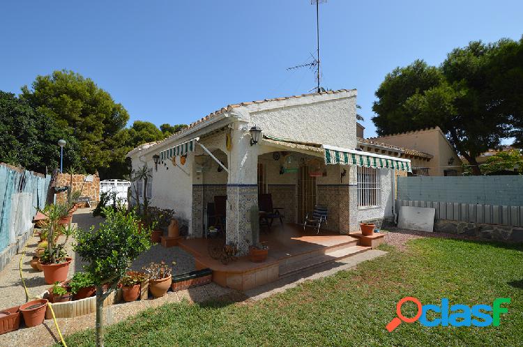 Chalet adosado con gran parcel