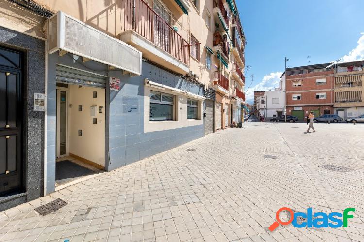 LOCAL COMERCIAL EN EL ZAIDIN. ZONA PEATONAL JUNTO A