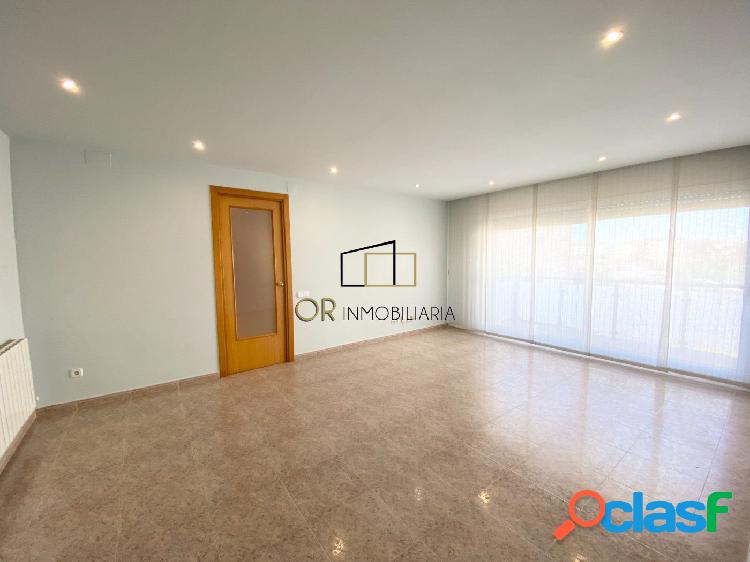 Piso 4 hab, 2 ba\xc3\xb1os, balc\xc3\xb3n, parking, ascensor