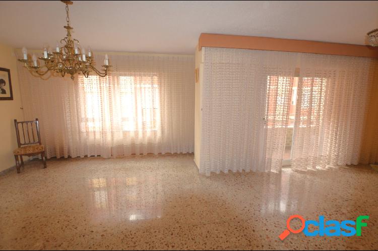 SE VENDE PISO DE GRAN TAMA\xc3\x91O EN GAND\xc3\x8dA