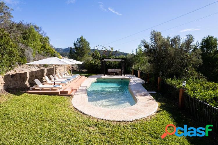 Villa con piscina enclavada en la naturaleza en Andratx