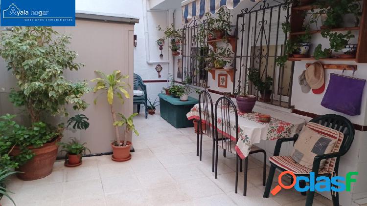 Vivienda 3 dormitorios con patio de 30 m2 en Tomillar-Puerto