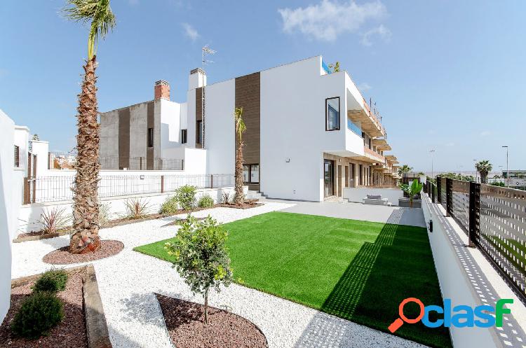 ADOSADO TIPO DUPLEX OBRA NUEVA EN LOS BALCONES!