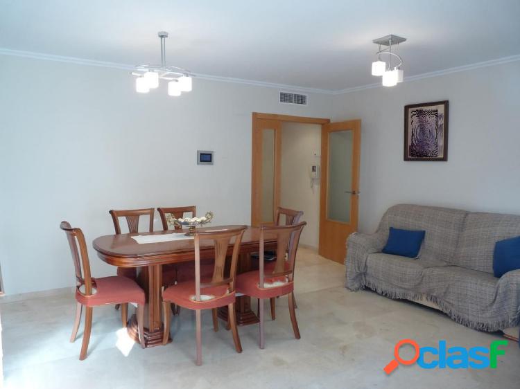En la zona nueva de la localidad de Oliva, se vende este