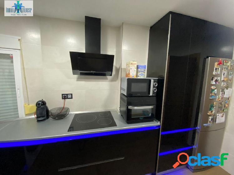 SE VENDE PISO ZONA CENTRO