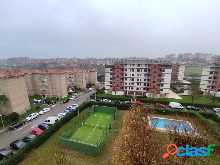 Se alquila apartamento con garaje, piscina en Zona Valdenoja