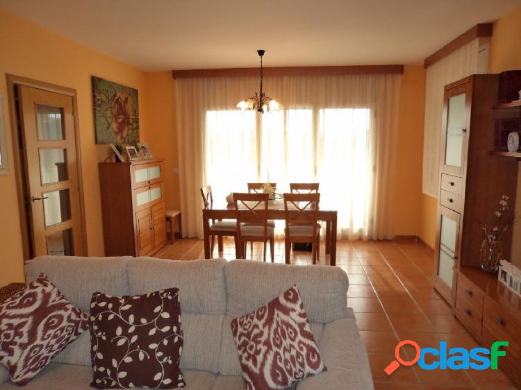 CASA EN VENTA URB. BORA SITGES