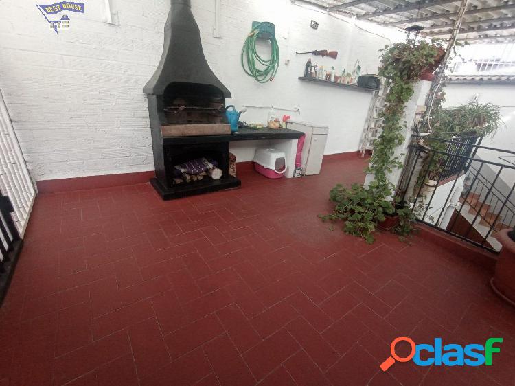 CASA TIPO INGLESA DE 3 HABITACIONES CON TERRAZA EN CA