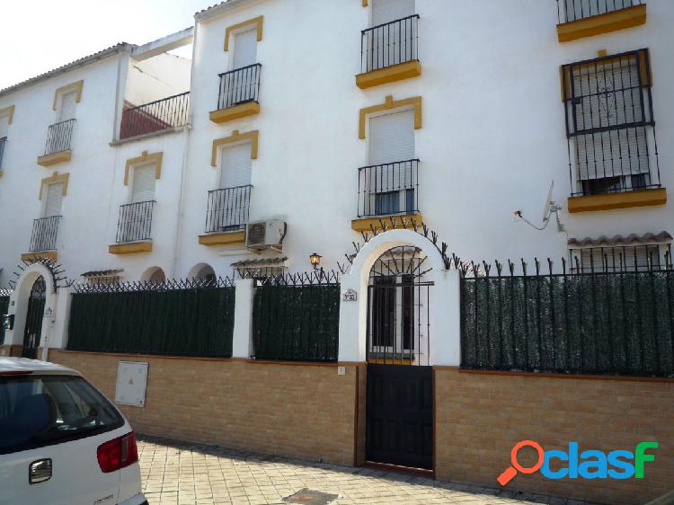 Casa Adosada en zona Alcampo, Estaci\xc3\xb3n Renfe.