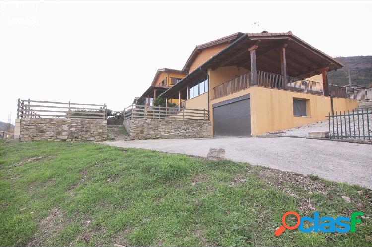 Ekiser vende casa con terreno en End\xc3\xa9riz, Navarra.