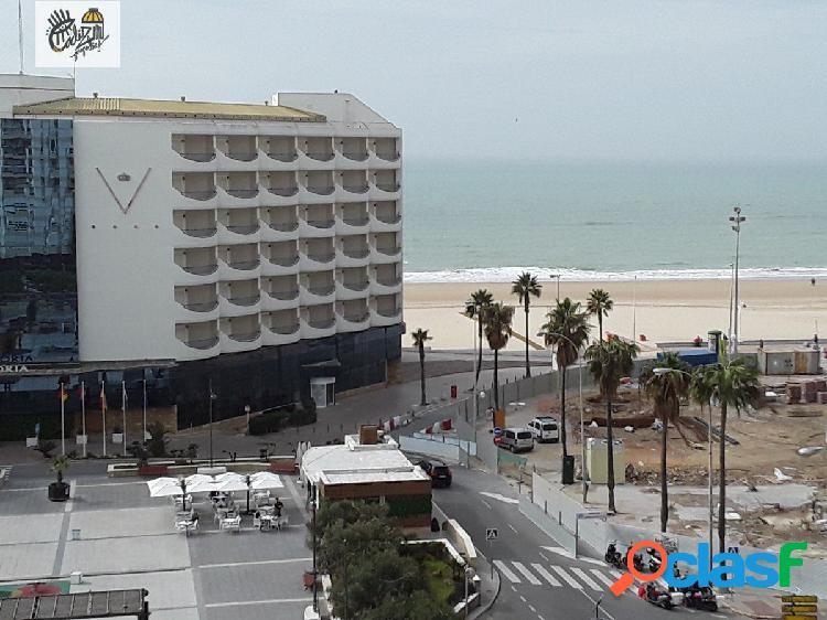 Gran piso frente a Playa Victoria