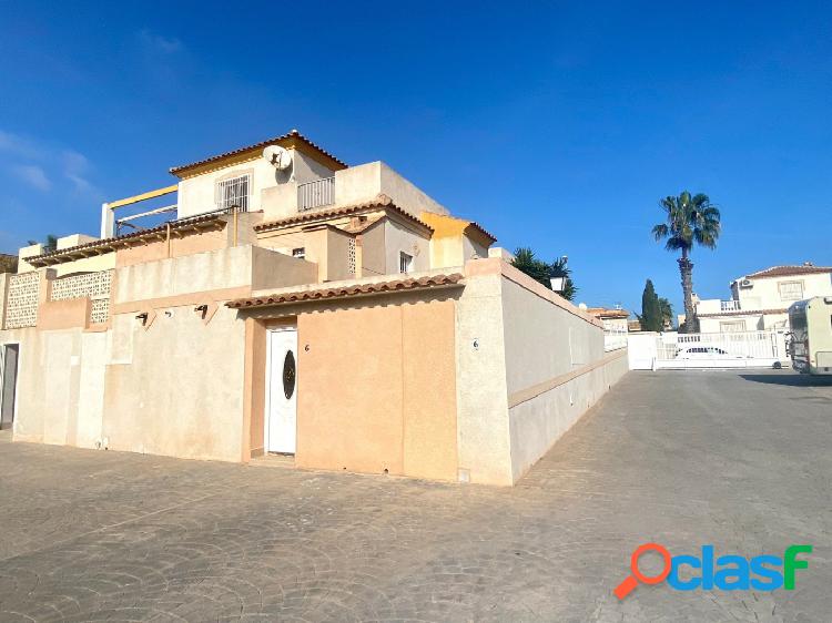 Precioso duplex reformado en una urb cerrada con piscina y