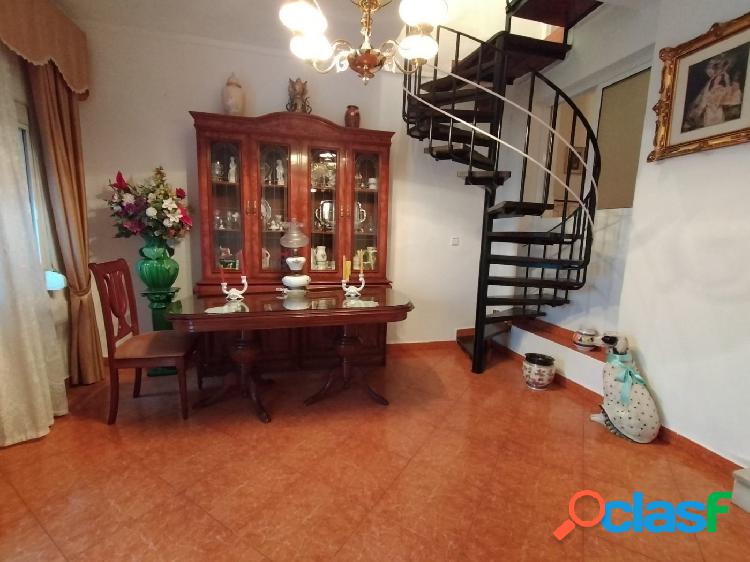 VENTA CASA UBRIQUE. ZONA ALGARROBAL