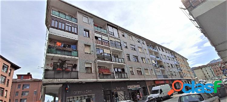 PISO EN ZALLA CON ASCENSOR Y TRASTERO