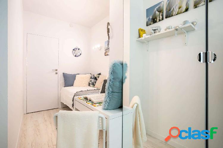 Se alquila habitaci\xc3\xb3n en apartamento de 4