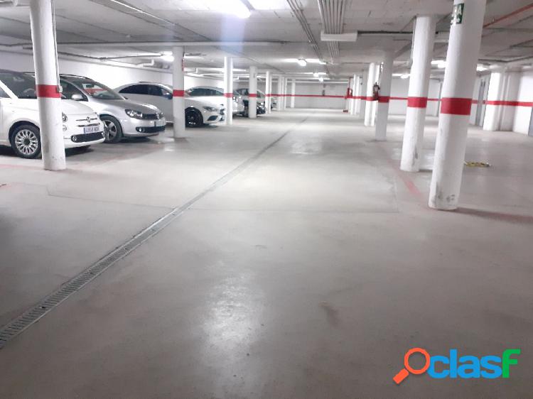 2 Plazas de aparcamiento en s\xc3\xb3tano, disponibles en
