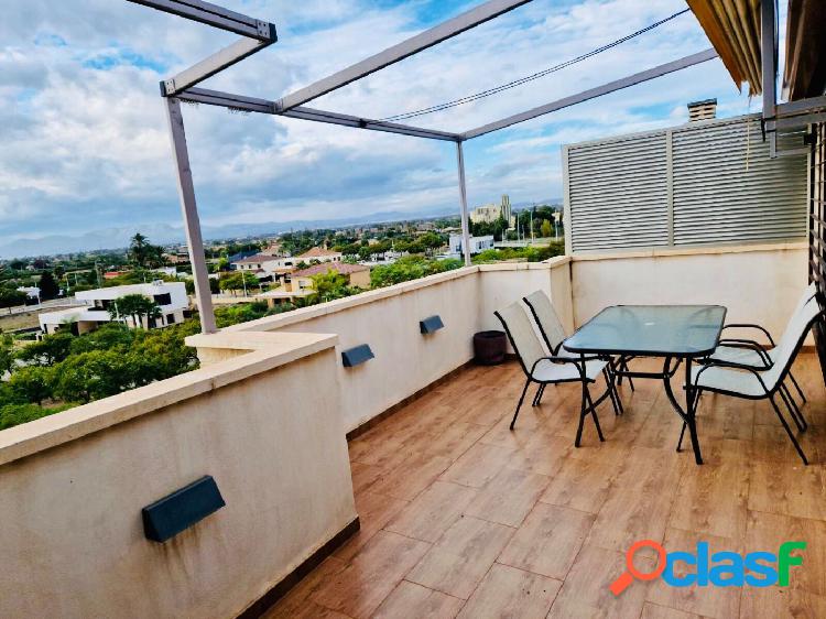 Atico duplex moderno con enorme terraza y vistas despejadas