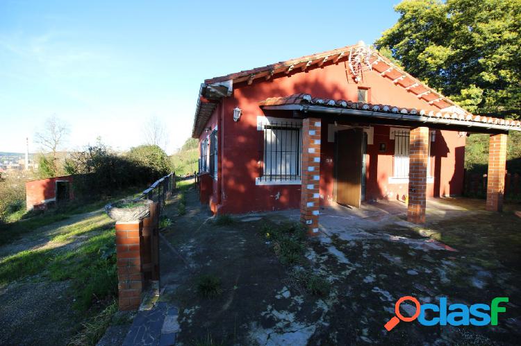 CASA CON TERRENO PARA REFORMAR EN BARREDA