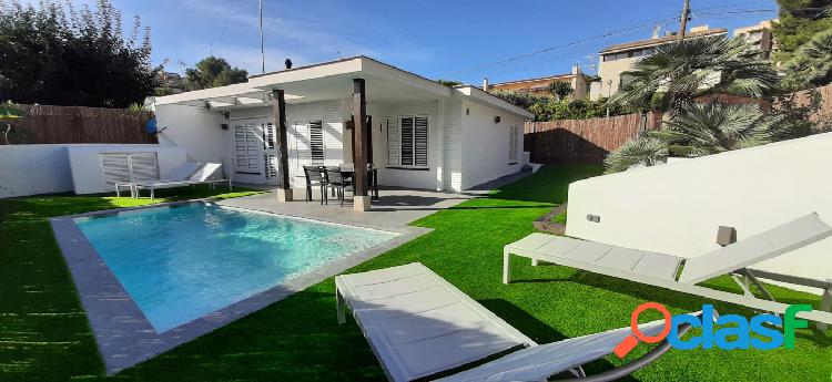 Casa con jardin piscina en alquiler en Vallpineda.Sitges