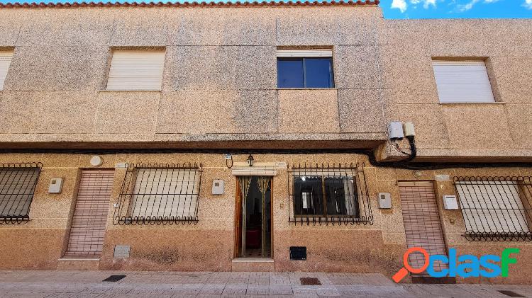 Duplex con 2 habitaciones en calle peatonal