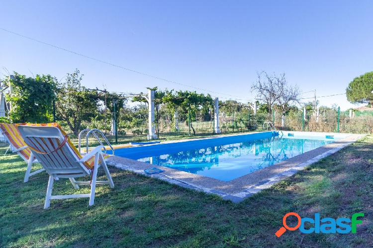 Finca con casa y piscina en Villaralbo