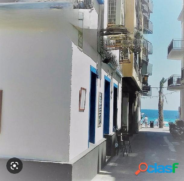 HOSTAL EN VENTA SEGUNDA LINEA