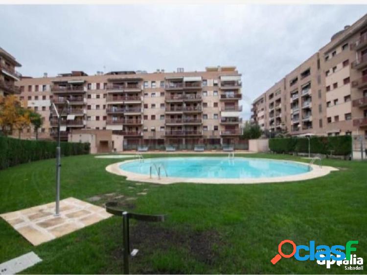 PISO CON PISCINA Y ZONA COMUNITARIA, PARKING Y TRASTERO EN