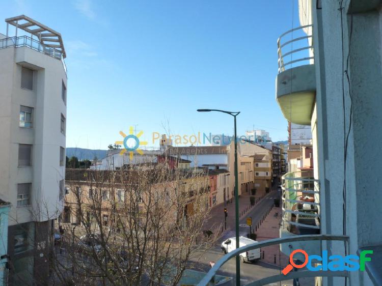 Piso de origen situado a 4km de la Playa de Gandia