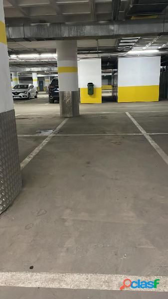 Plaza de aparcamiento en el principal parking de Sierra