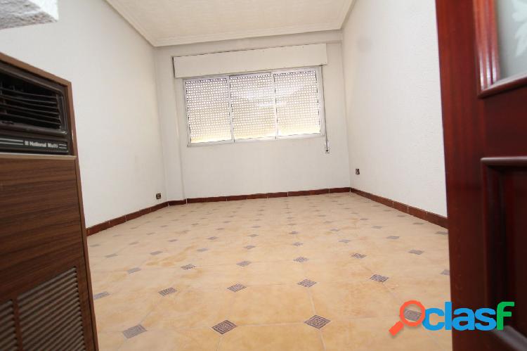 VENTA DE PISO CON ASCENSOR Y OPCI\xc3\x93N A GARAJE