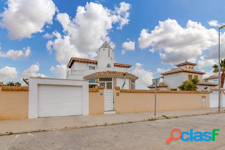Villa de Lujo en venta en Lomas de Cabo Roig