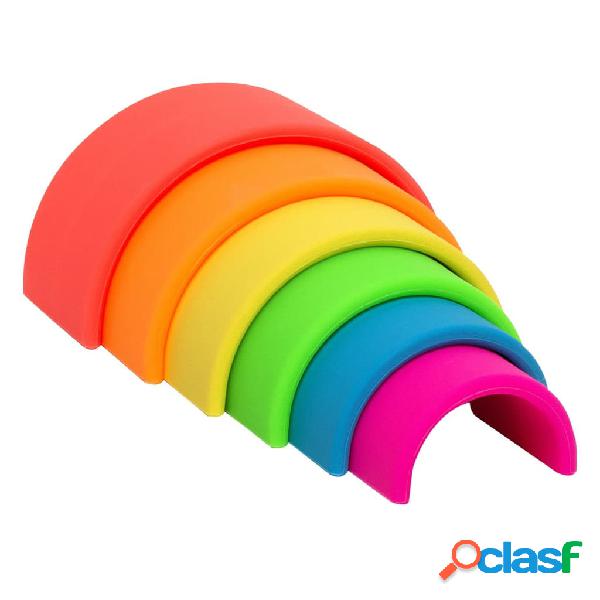 dëna Juego de juguetes de silicona arco iris Neon 6 piezas
