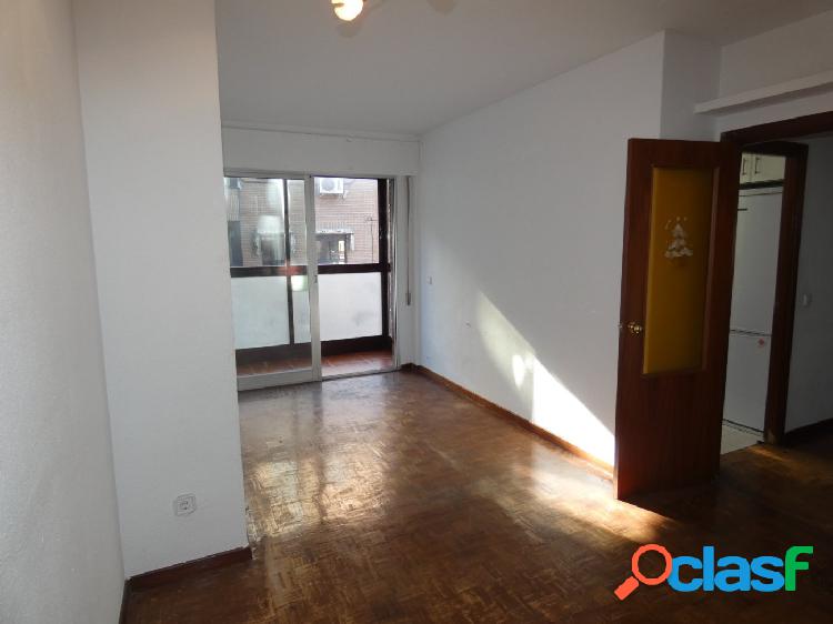 3 DORMITORIOS, 2 BA\xc3\x91OS, ASCENSOR, TRASTERO,