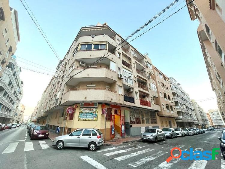 APARTAMENTO LISTO PARA ENTRAR A VIVIR CON TERRAZA Y A 400m