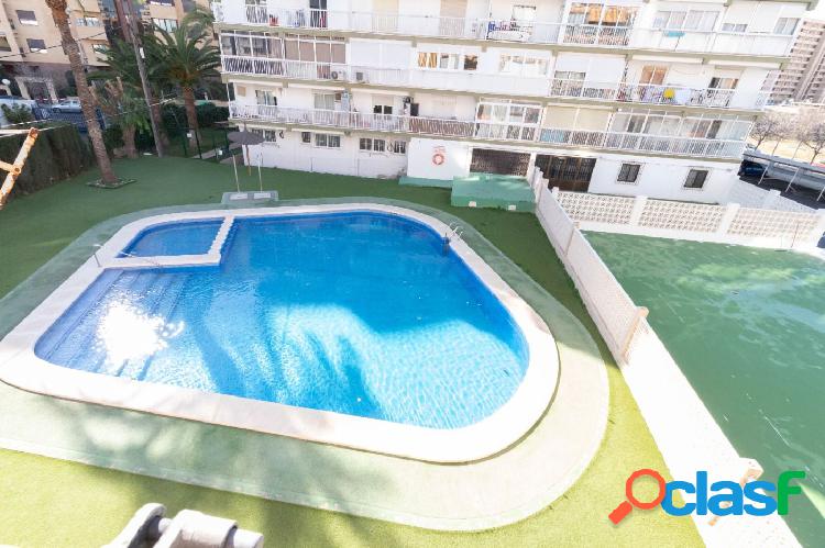 Apartamento con piscina