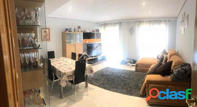 Apartamento de 3 dormitorios en venta junto al centro