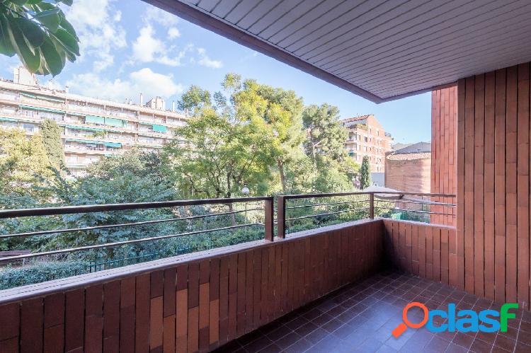 Bonito piso de gran calidad con terraza en Zona Alta Sant