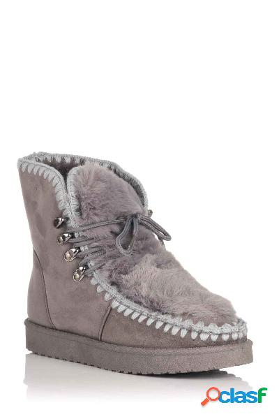 Bota australiana con cordones